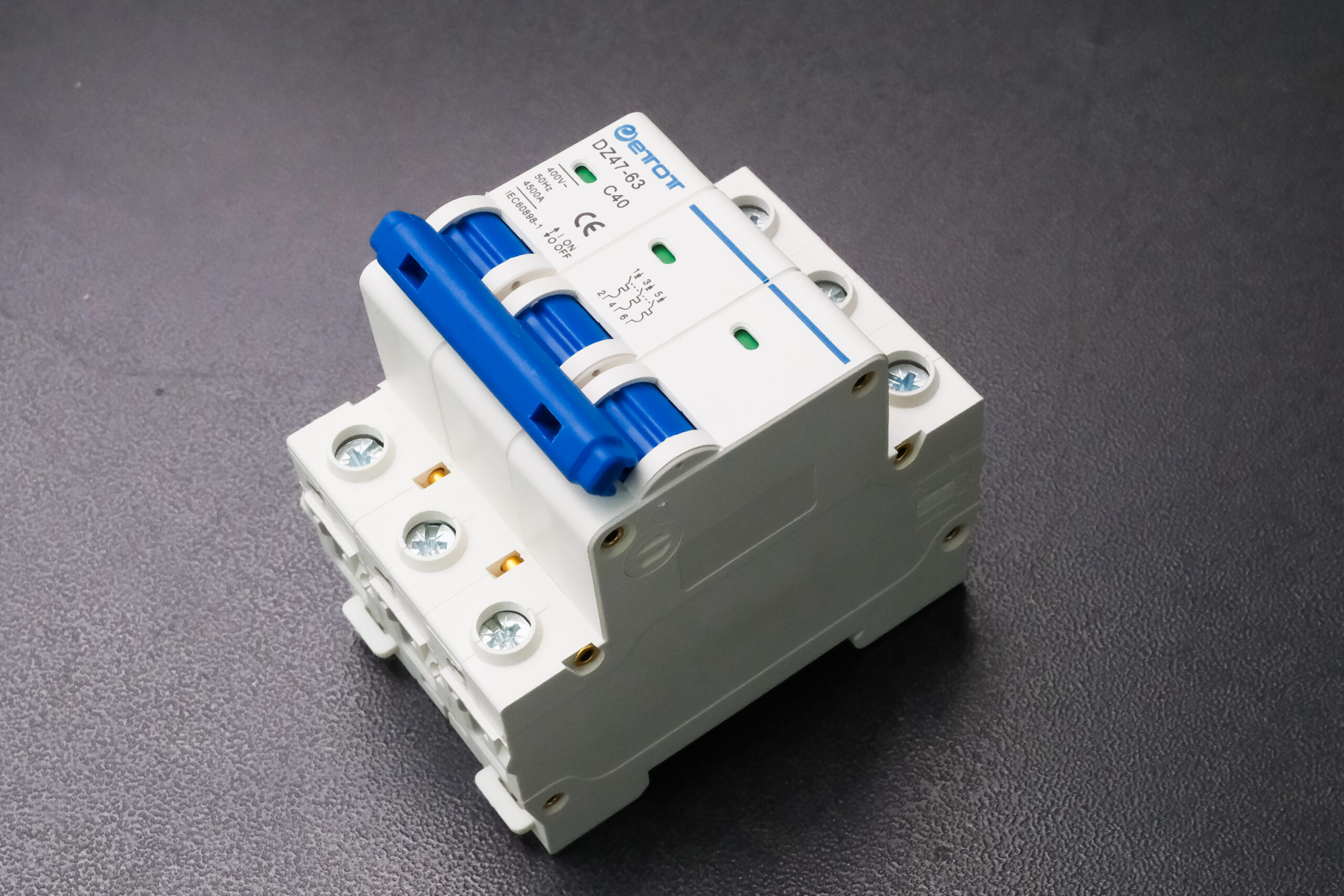 Aptomat DZ47-63 3PC40 bảo vệ chống ngắn mạch quá tải chính hãng - ETOT - Ảnh 3