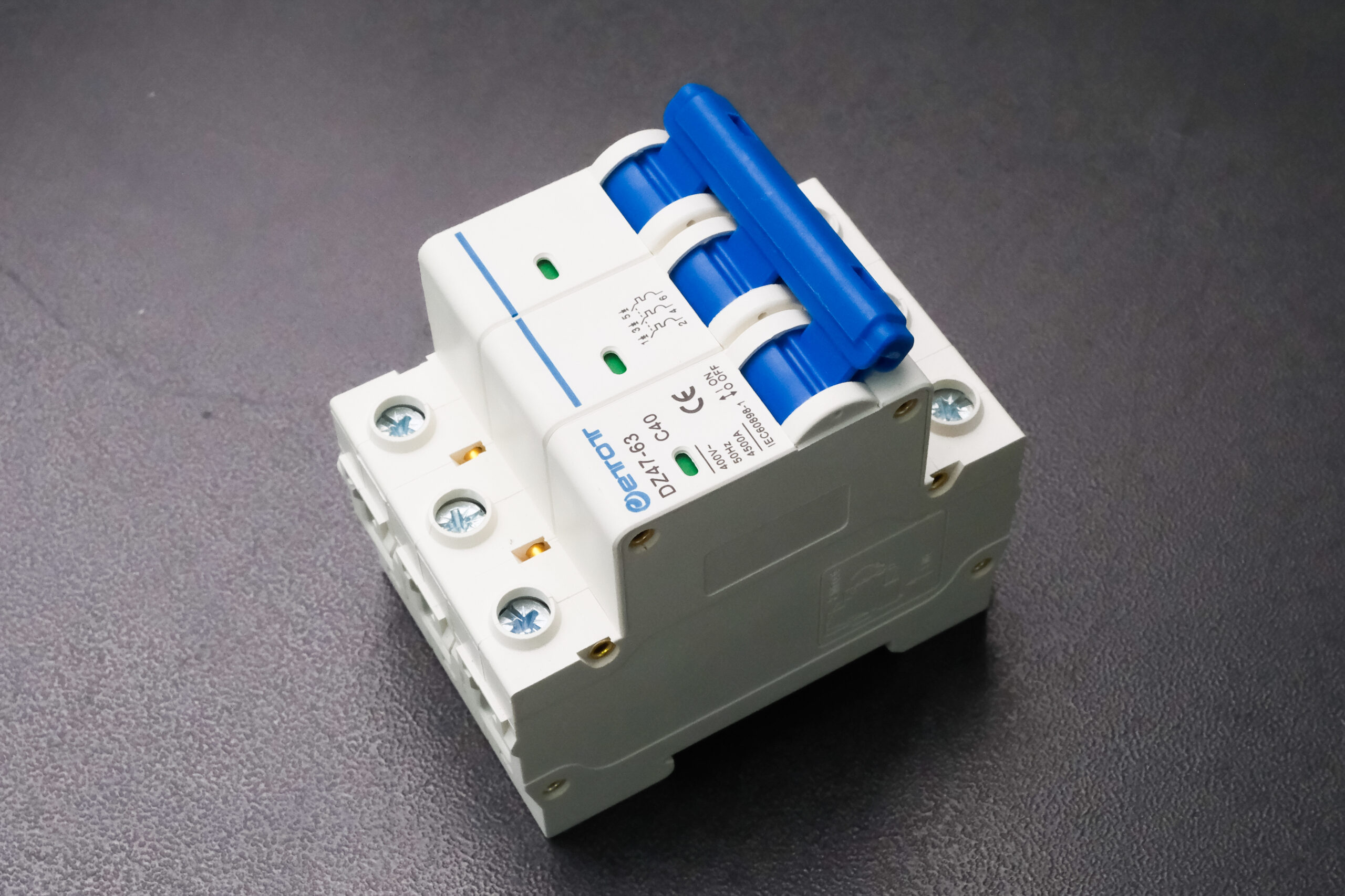 Aptomat DZ47-63 3PC40 bảo vệ chống ngắn mạch quá tải chính hãng - ETOT - Ảnh 2