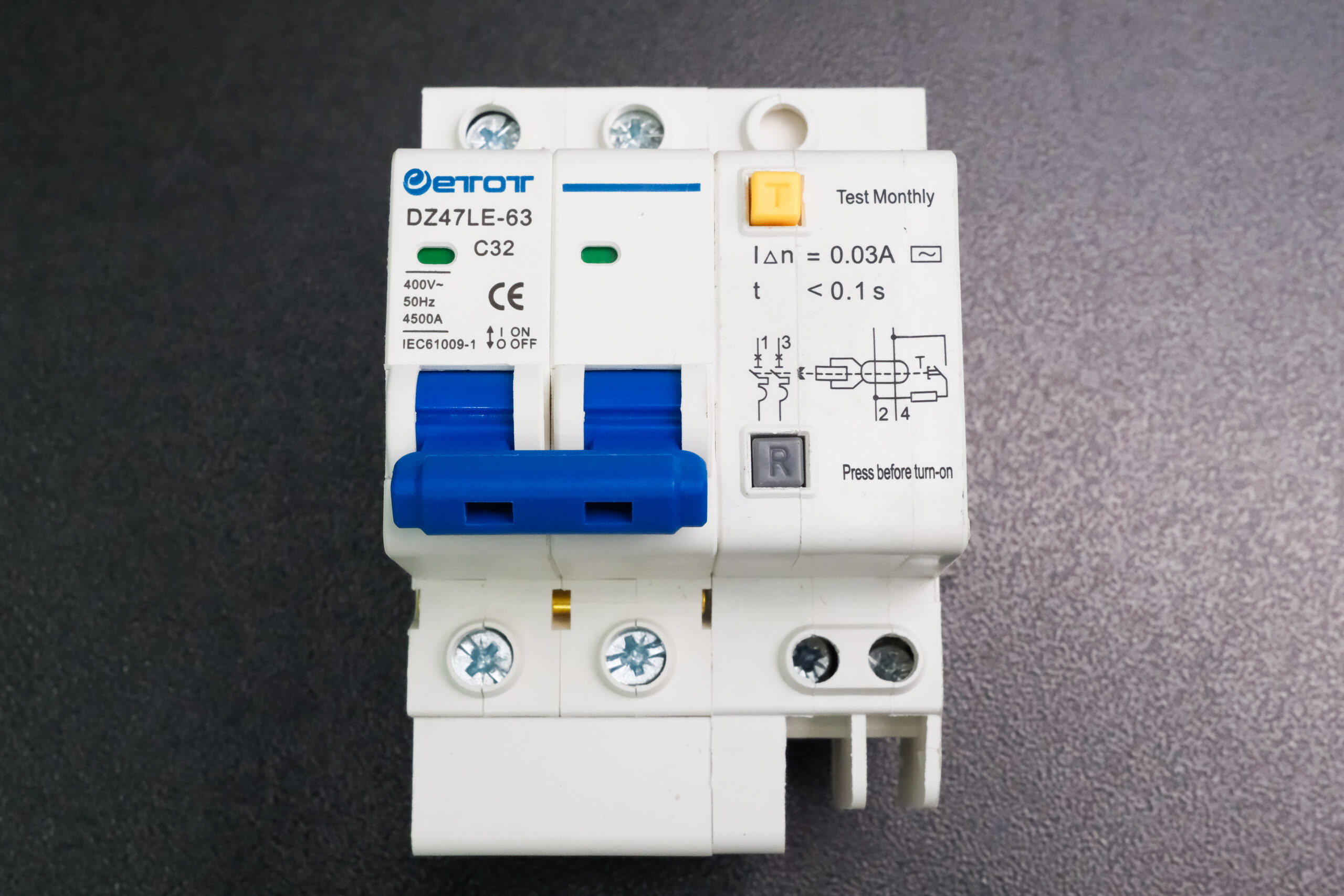 Aptomat DZ47LE-63 4PC32 bảo vệ chống ngắn mạch quá tải chính hãng - ETOT