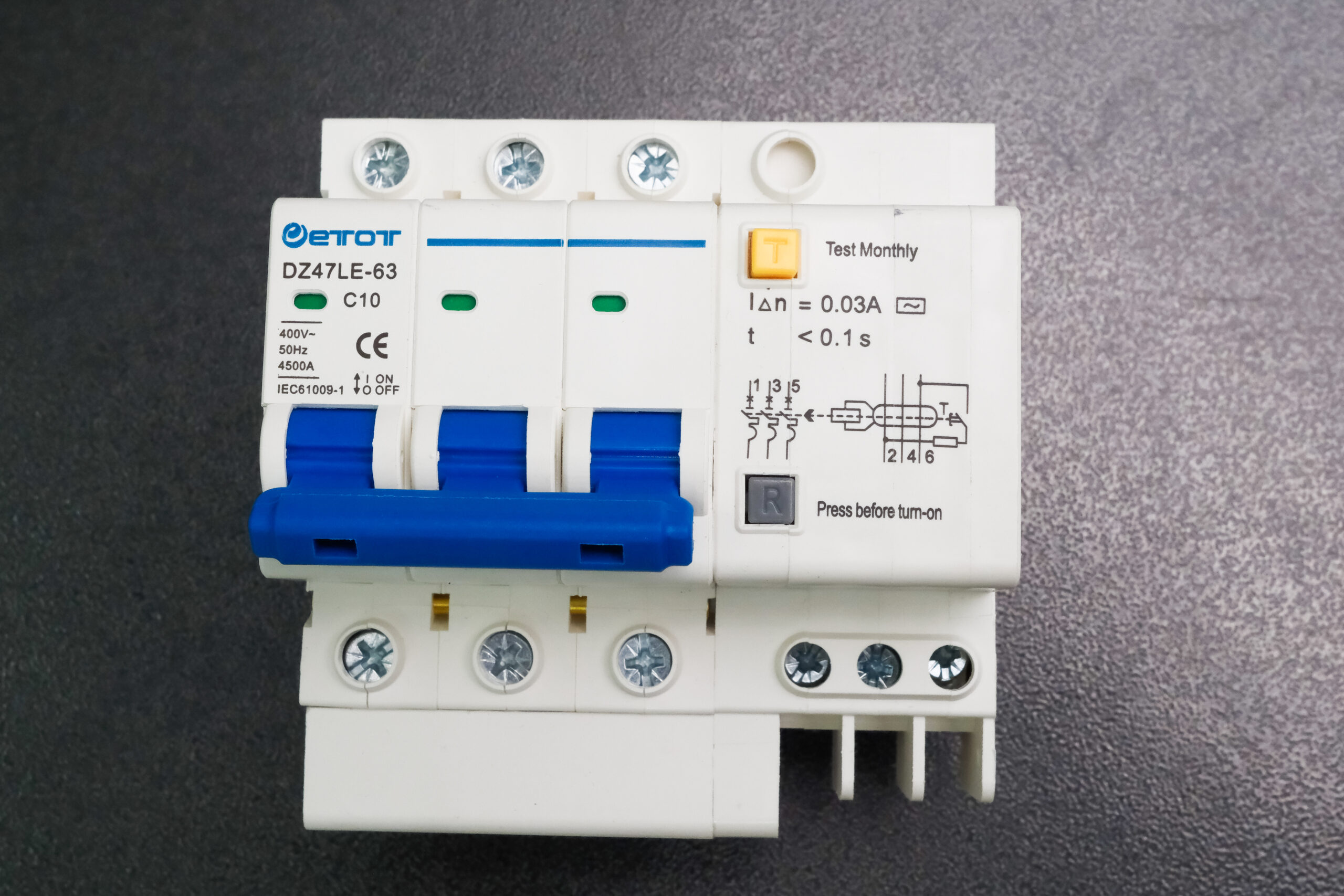 Aptomat DZ47LE-63 3PC10 bảo vệ chống ngắn mạch quá tải chính hãng - ETOT