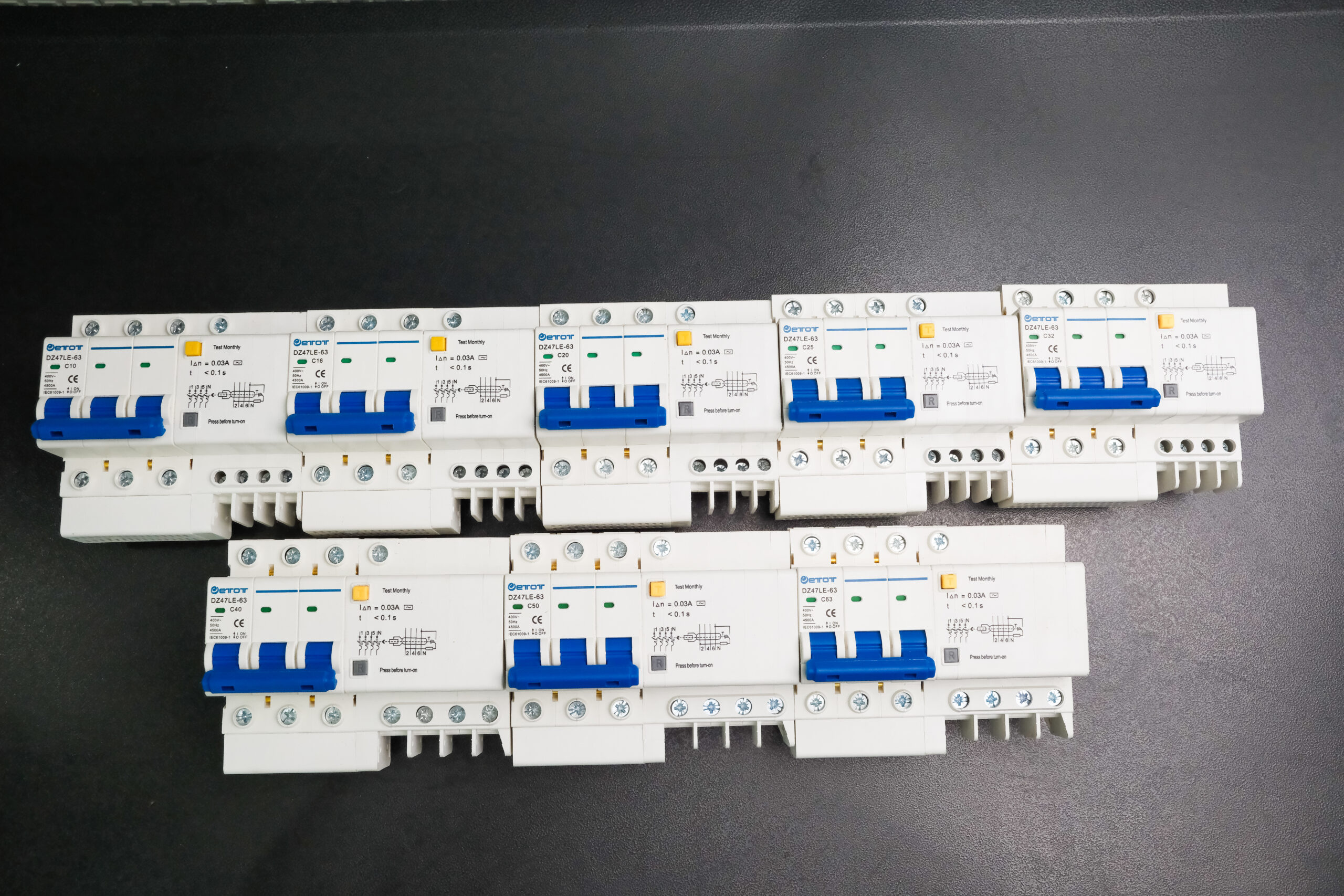 Aptomat DZ47-63N 2P bảo vệ chống ngắn mạch quá tải chính hãng - ETOT