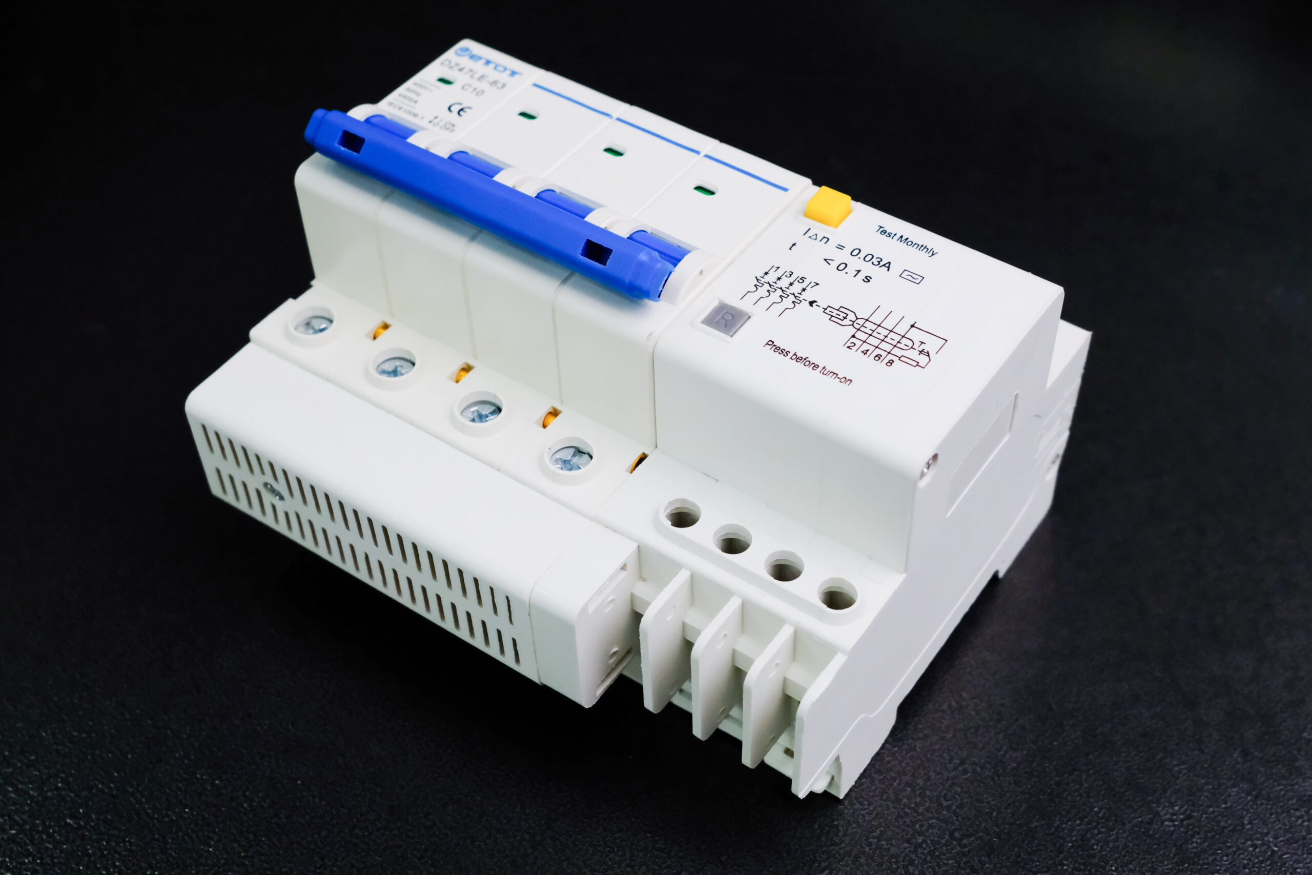 Aptomat DZ47LE-63 4PC10 bảo vệ chống ngắn mạch quá tải chính hãng - ETOT - Ảnh 3